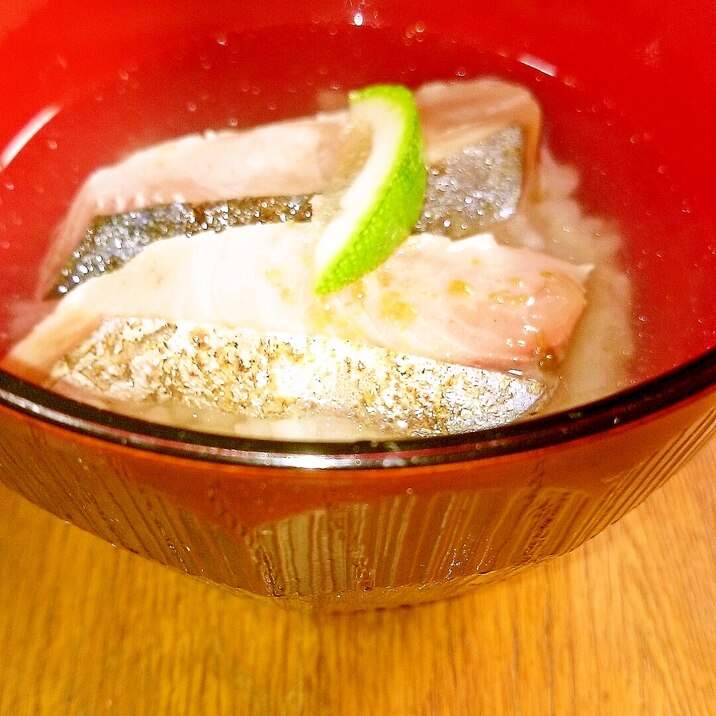 お夜食にも！サワラのお茶漬け